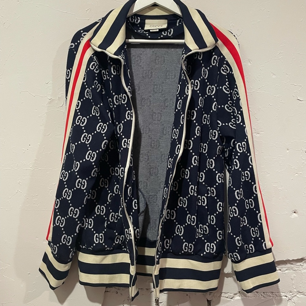 Gucci track suit size L fits like M/L pants and jacket set
